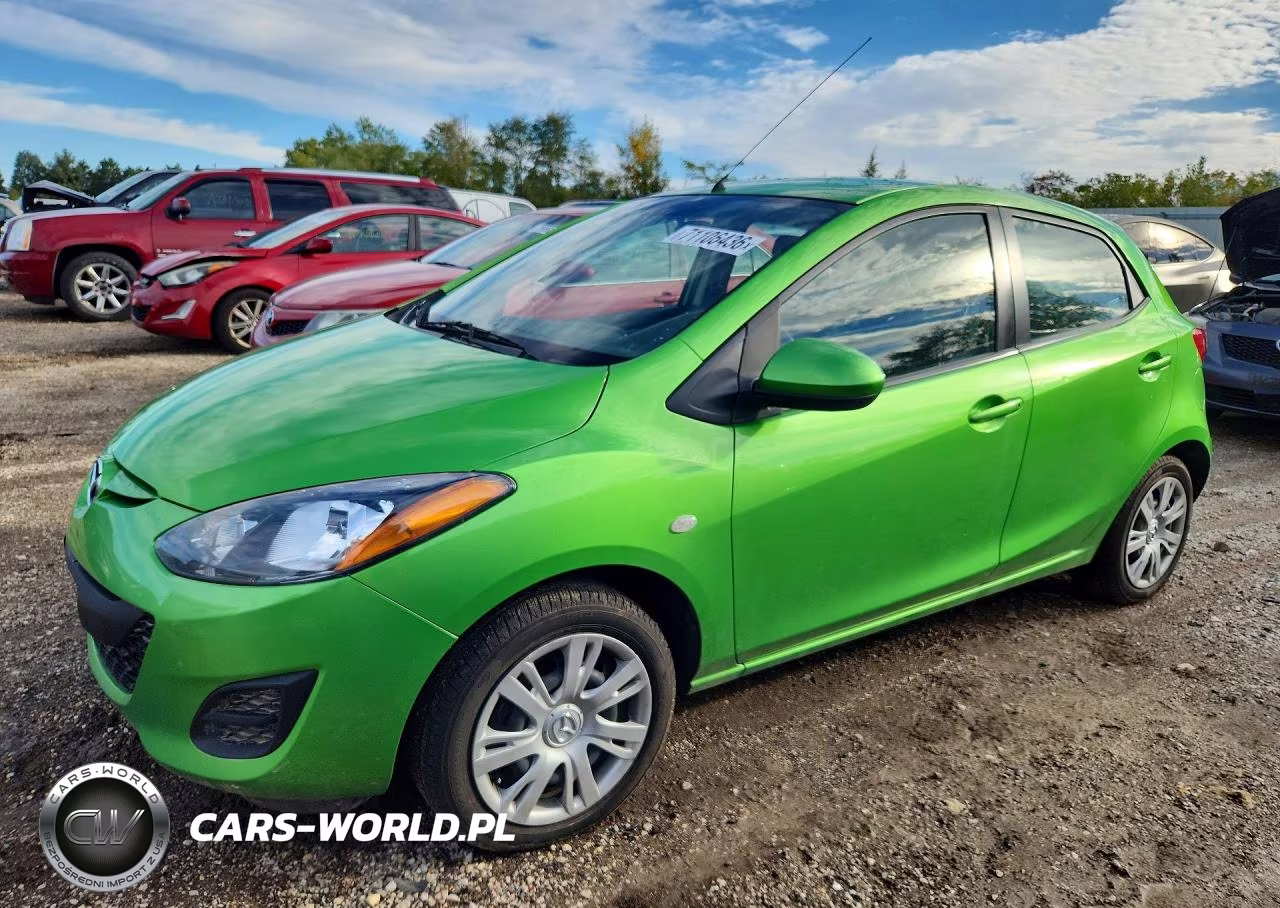 2013 Mazda Mazda2 – zdjęcie 1 z 12