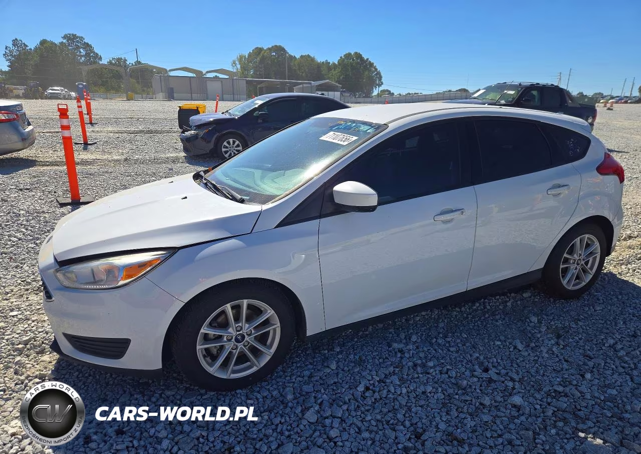2018 Ford Focus Se VIN:1FADP3K2XJL220037 - 1