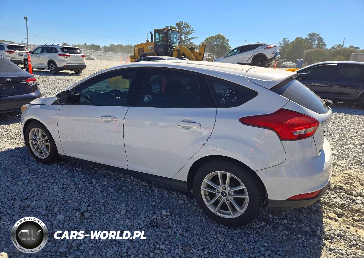 2018 Ford Focus Se VIN:1FADP3K2XJL220037 - 2