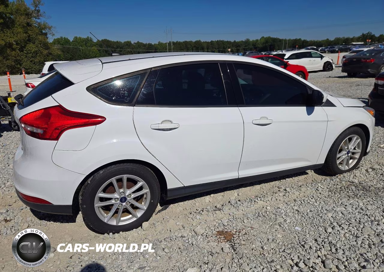 2018 Ford Focus Se VIN:1FADP3K2XJL220037 - 3