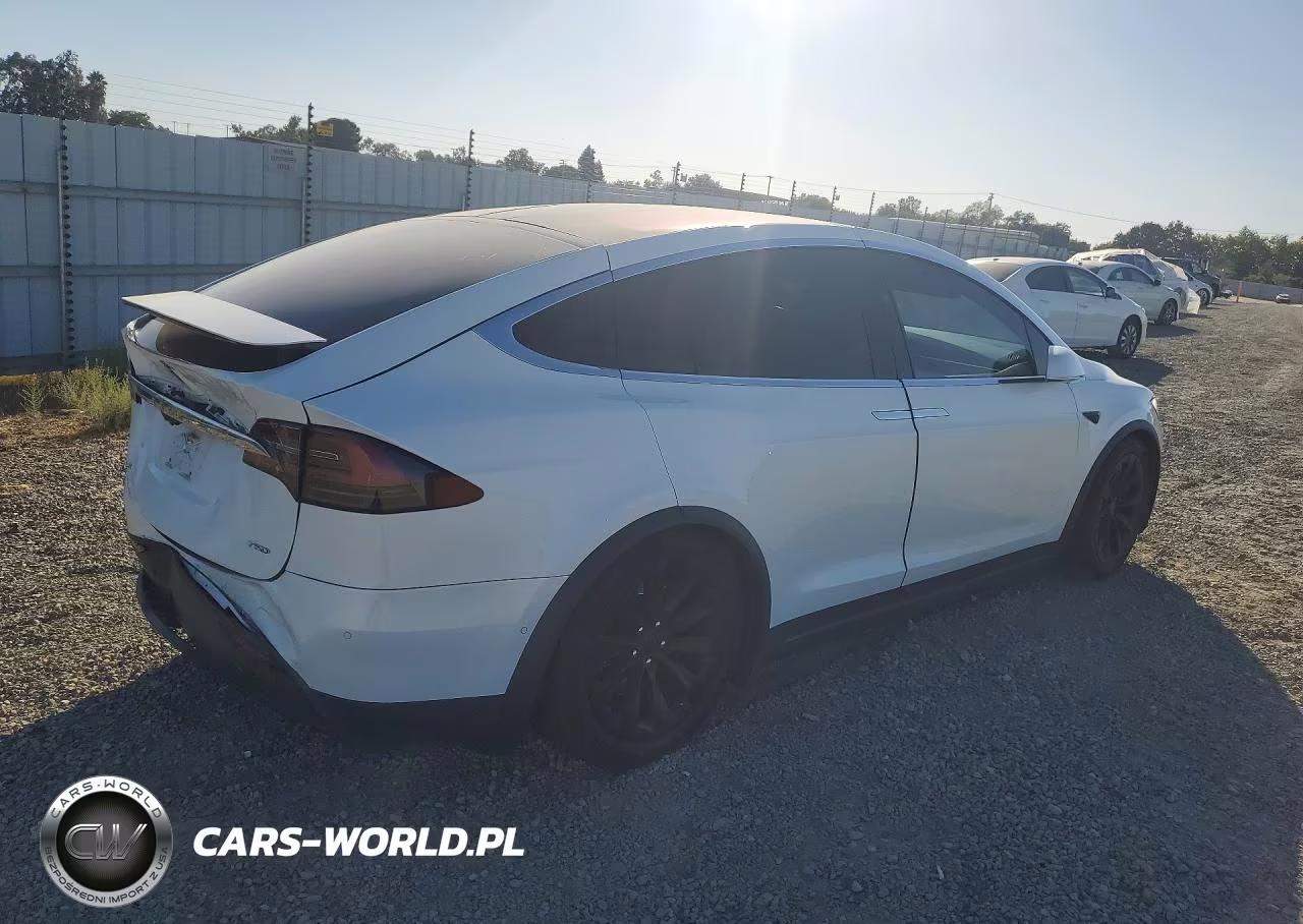 2017 Tesla Model X VIN:5YJXCBE27HF041654 - 3