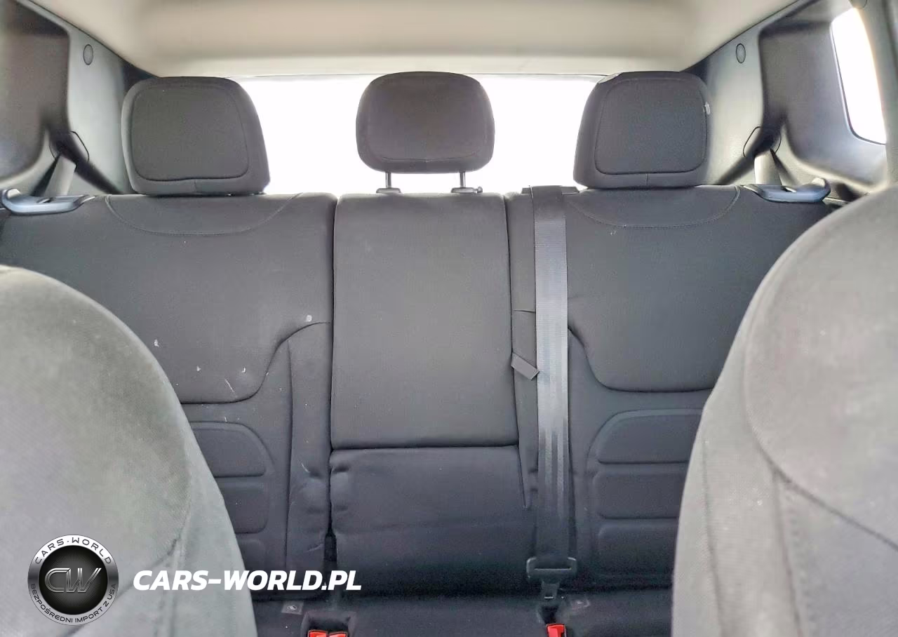 2018 Jeep Renegade Latitude VIN:ZACCJABB3JPJ62390 - 10