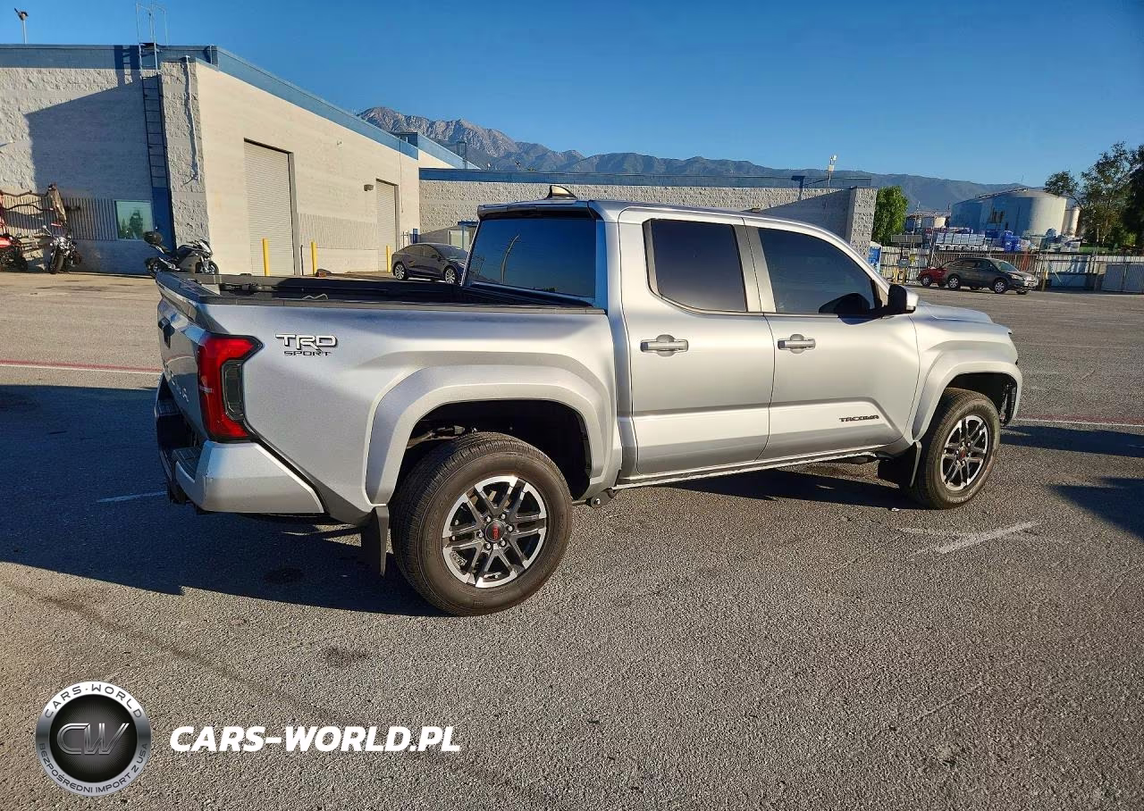 2025 Toyota Tacoma Trd Sport VIN:3TMKB5FN0SM033471 - 3