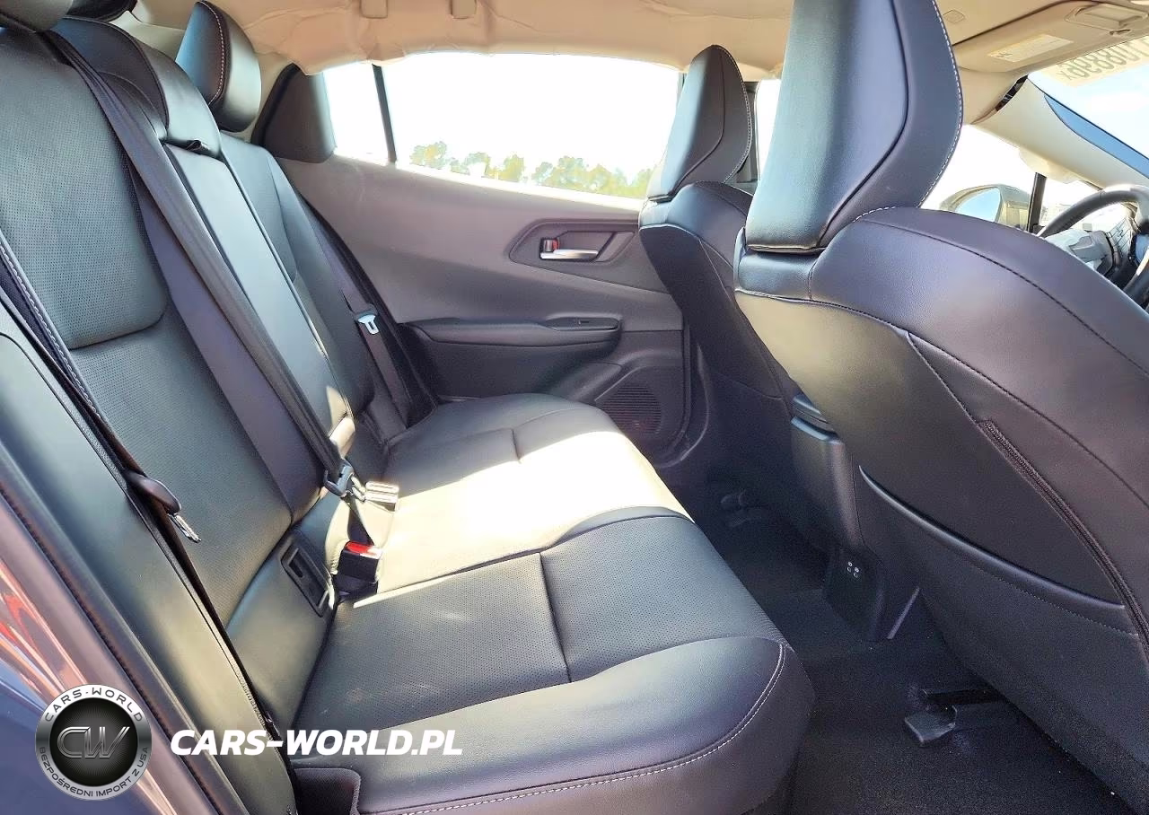 2024 Toyota Prius Xle VIN:JTDACAAU1R3021101 - 10