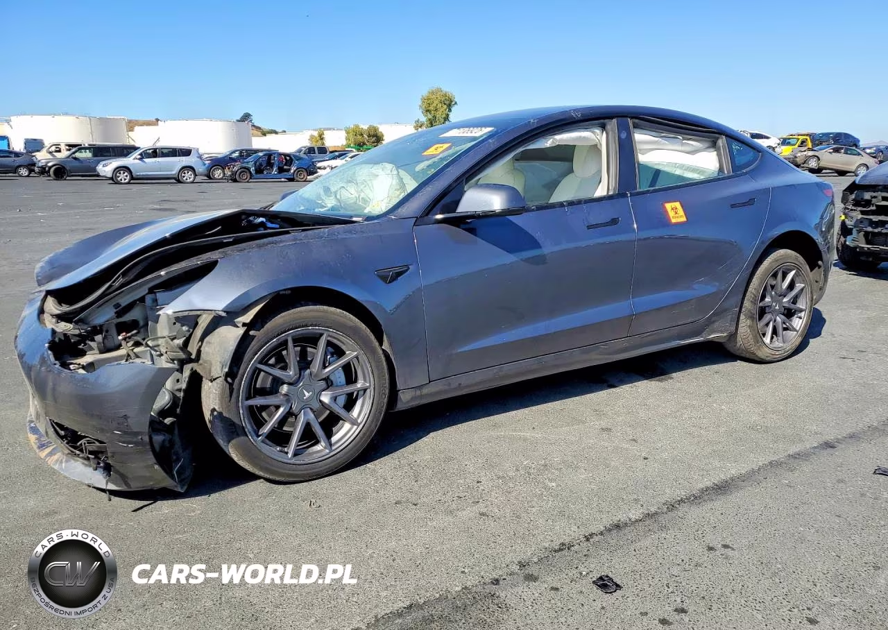 2023 Tesla Model 3 VIN:5YJ3E1EA9PF695581 - 1