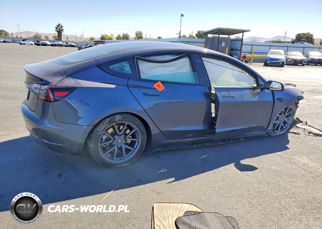 2023 Tesla Model 3 VIN:5YJ3E1EA9PF695581 - 3