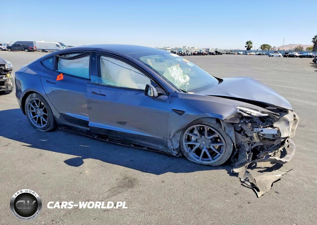 2023 Tesla Model 3 VIN:5YJ3E1EA9PF695581 - 4