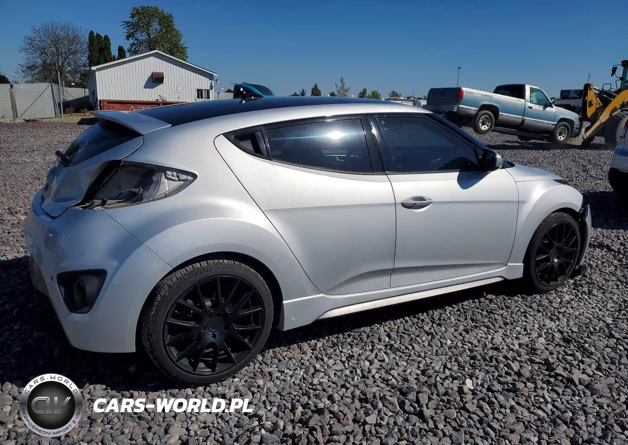 2015 Hyundai Veloster Turbo VIN:KMHTC6AE9FU239724 - 3