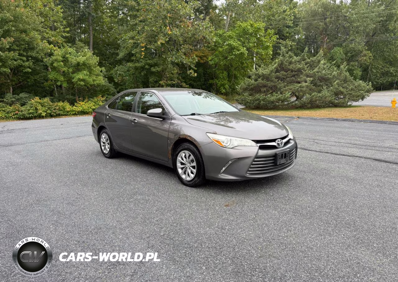 2017 Toyota Camry Le – zdjęcie 1 z 10