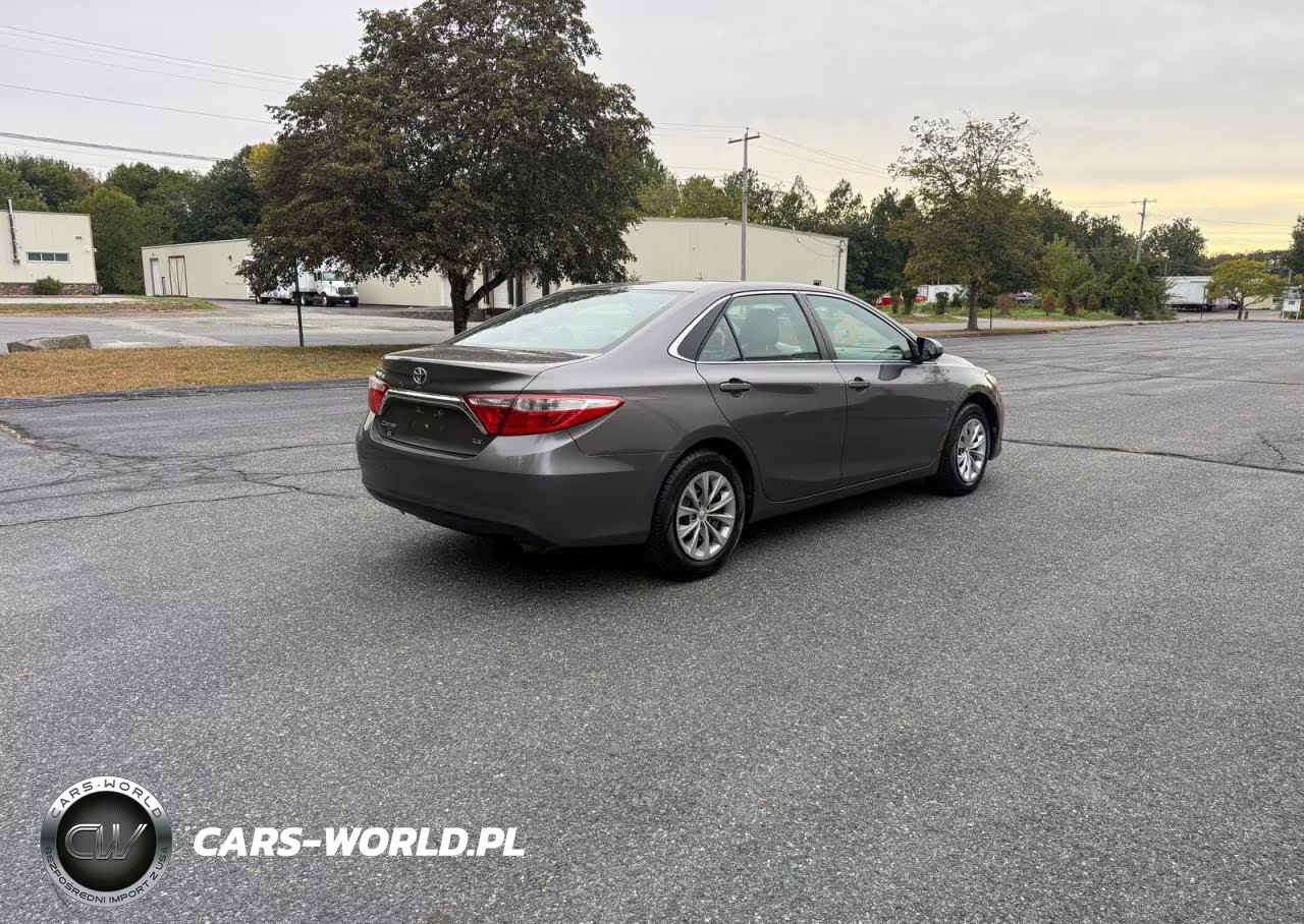 2017 Toyota Camry Le VIN:4T1BF1FK0HU348404 - 4