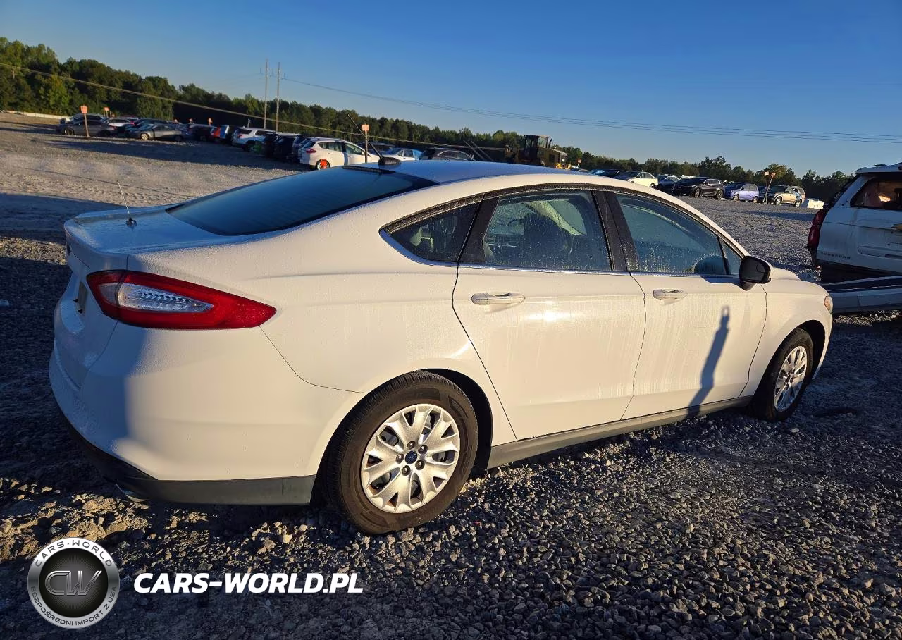 2014 Ford Fusion S VIN:3FA6P0G79ER151957 - 3