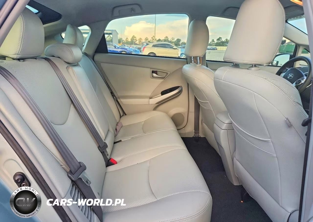 2013 Toyota Prius Three VIN:JTDKN3DU0D1645658 - 10