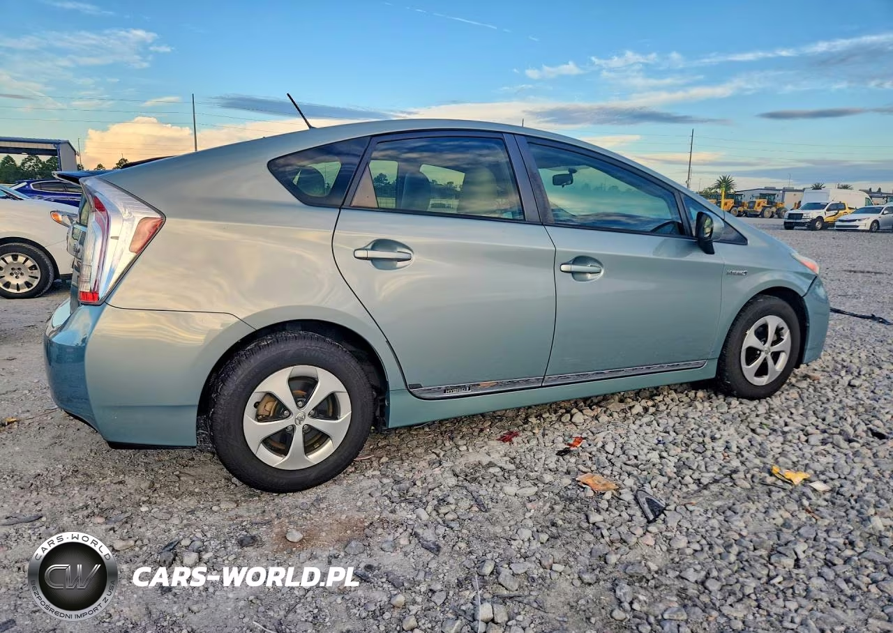 2013 Toyota Prius Three VIN:JTDKN3DU0D1645658 - 3