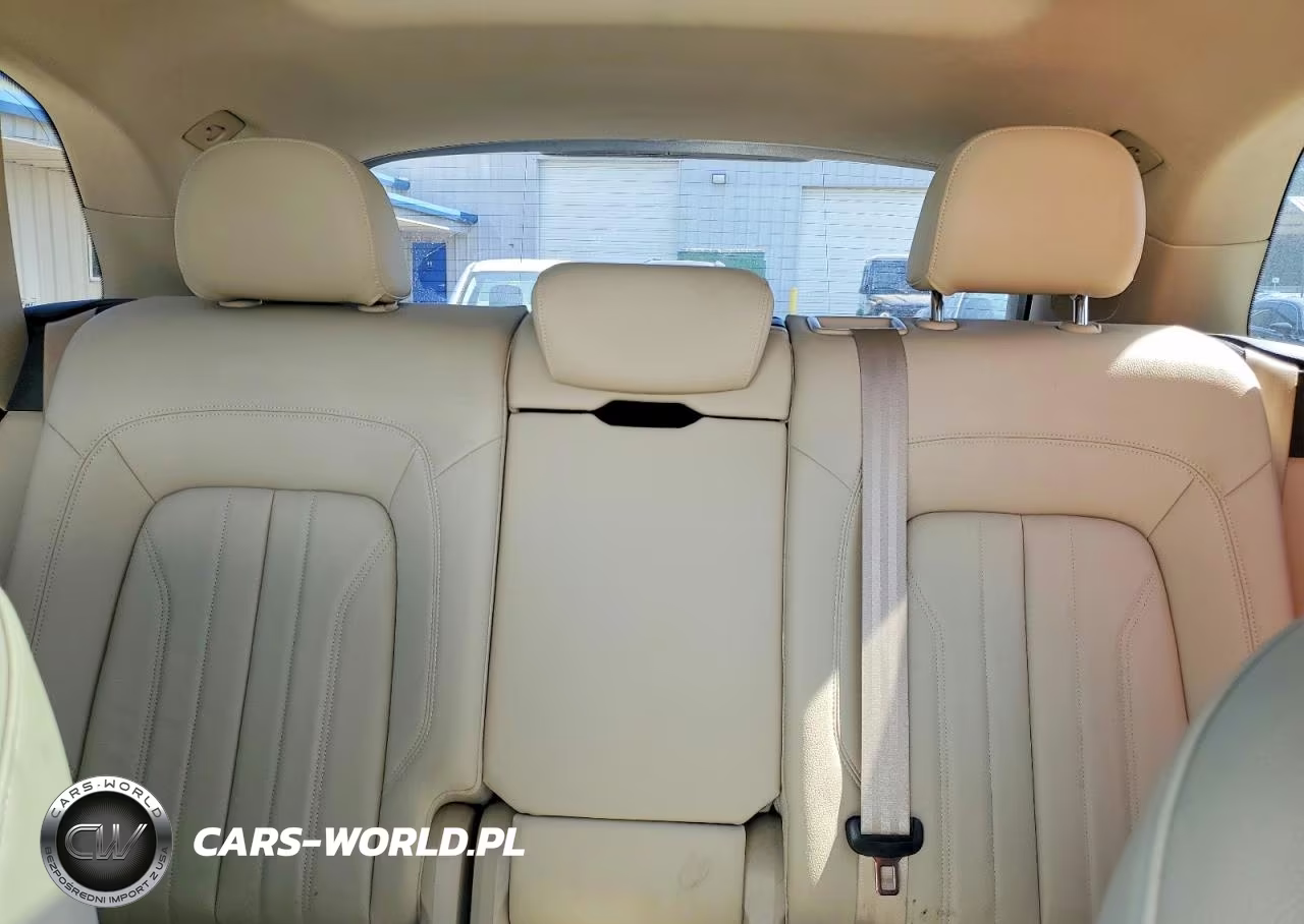 2018 Audi Q5 Premium Plus VIN:WA1BNAFY6J2012389 - 10