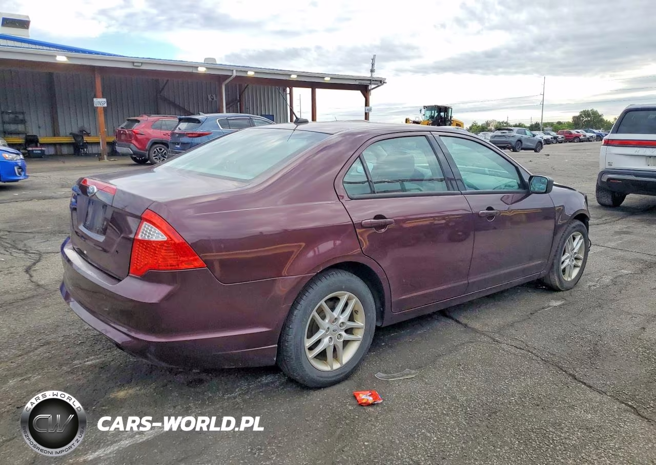 2012 Ford Fusion S VIN:3FAHP0GA1CR396284 - 3