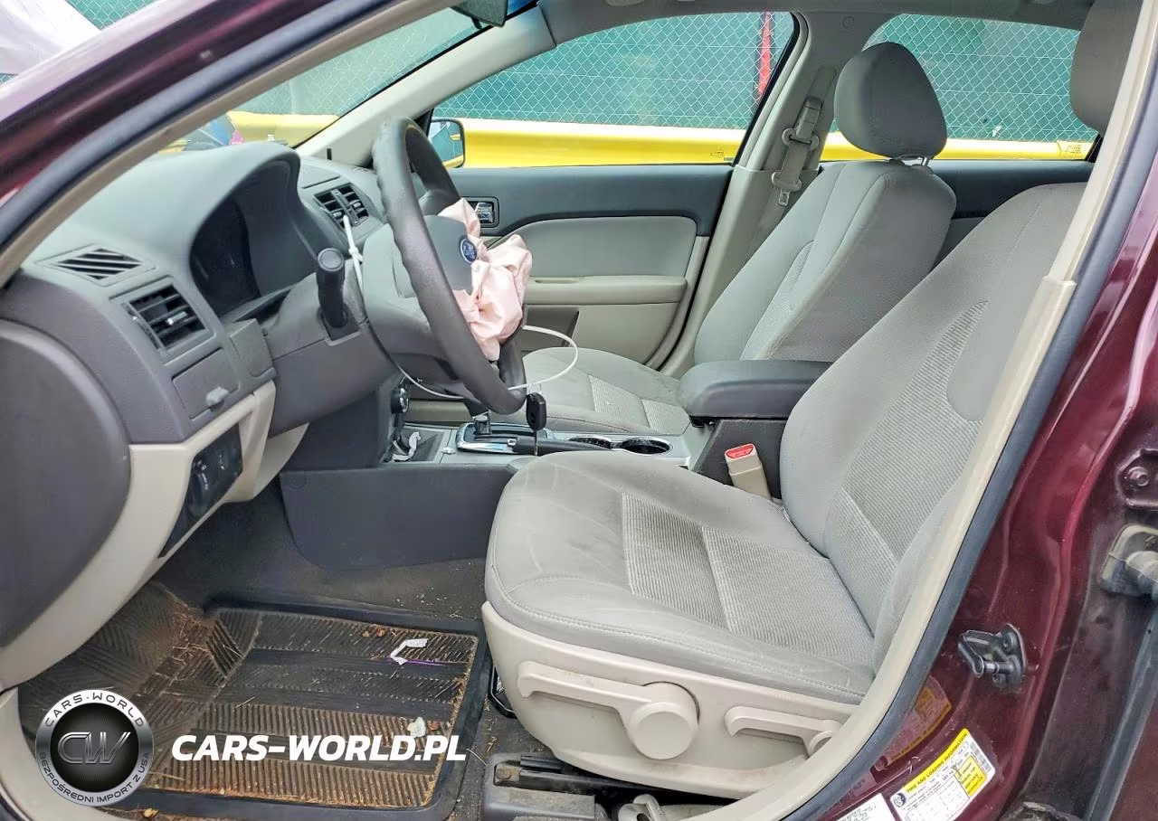 2012 Ford Fusion S VIN:3FAHP0GA1CR396284 - 7