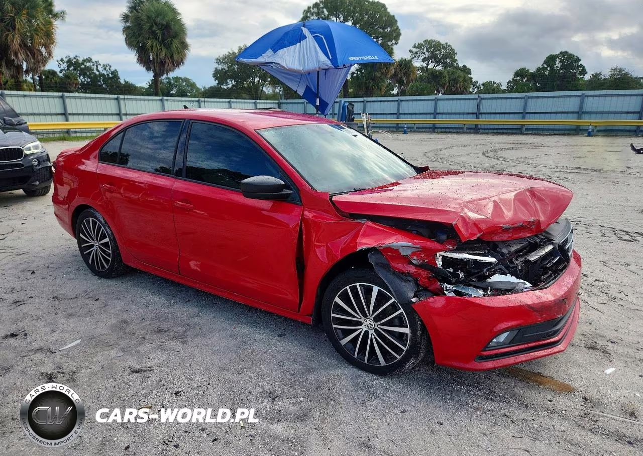 2016 Volkswagen Jetta Sport VIN:3VWB17AJ4GM304782 - 4