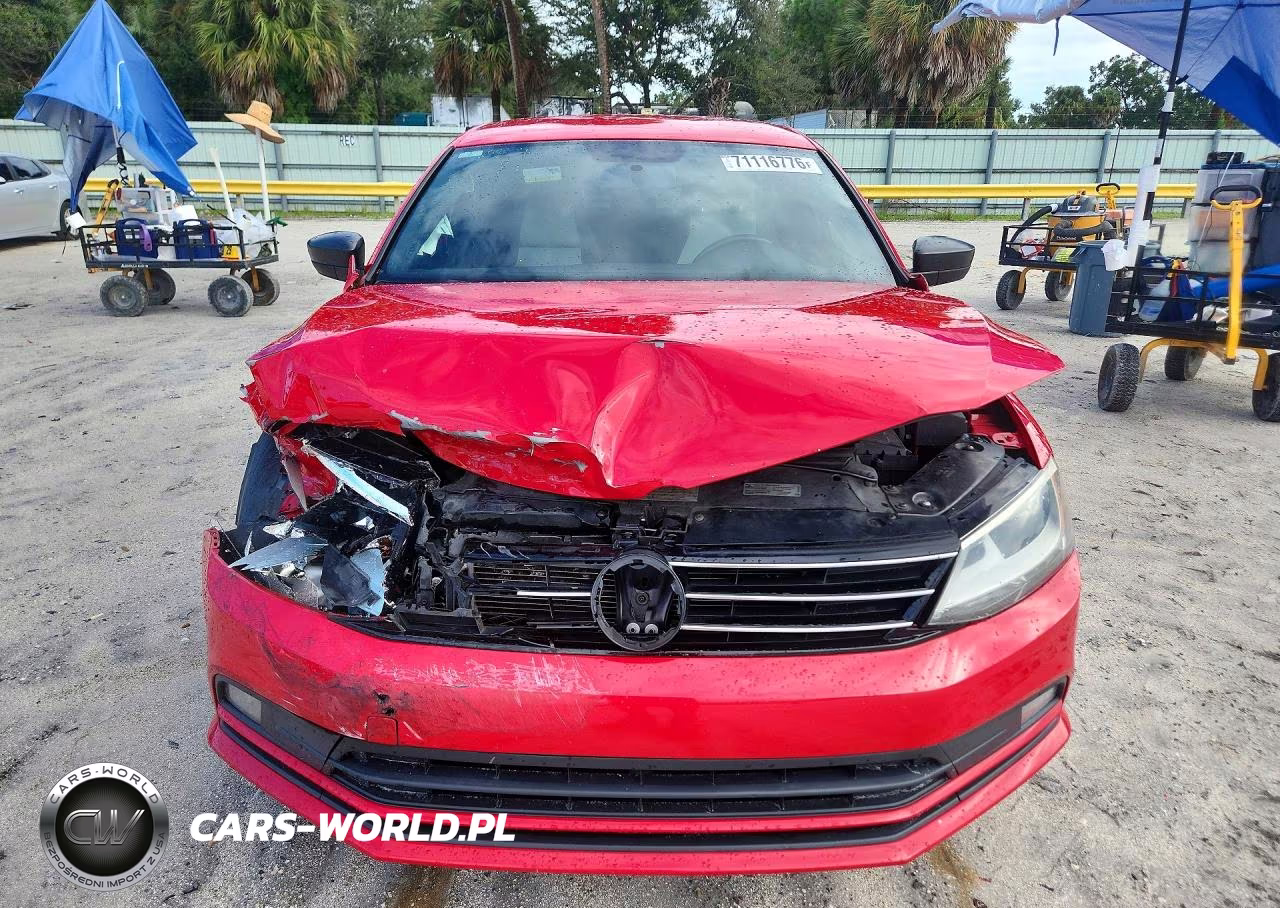 2016 Volkswagen Jetta Sport VIN:3VWB17AJ4GM304782 - 5