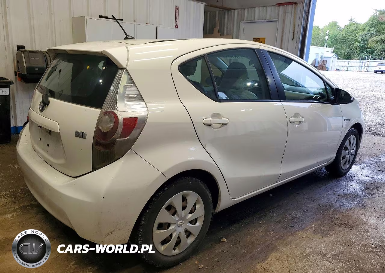 2012 Toyota Prius C Two VIN:JTDKDTB33C1502540 - 3