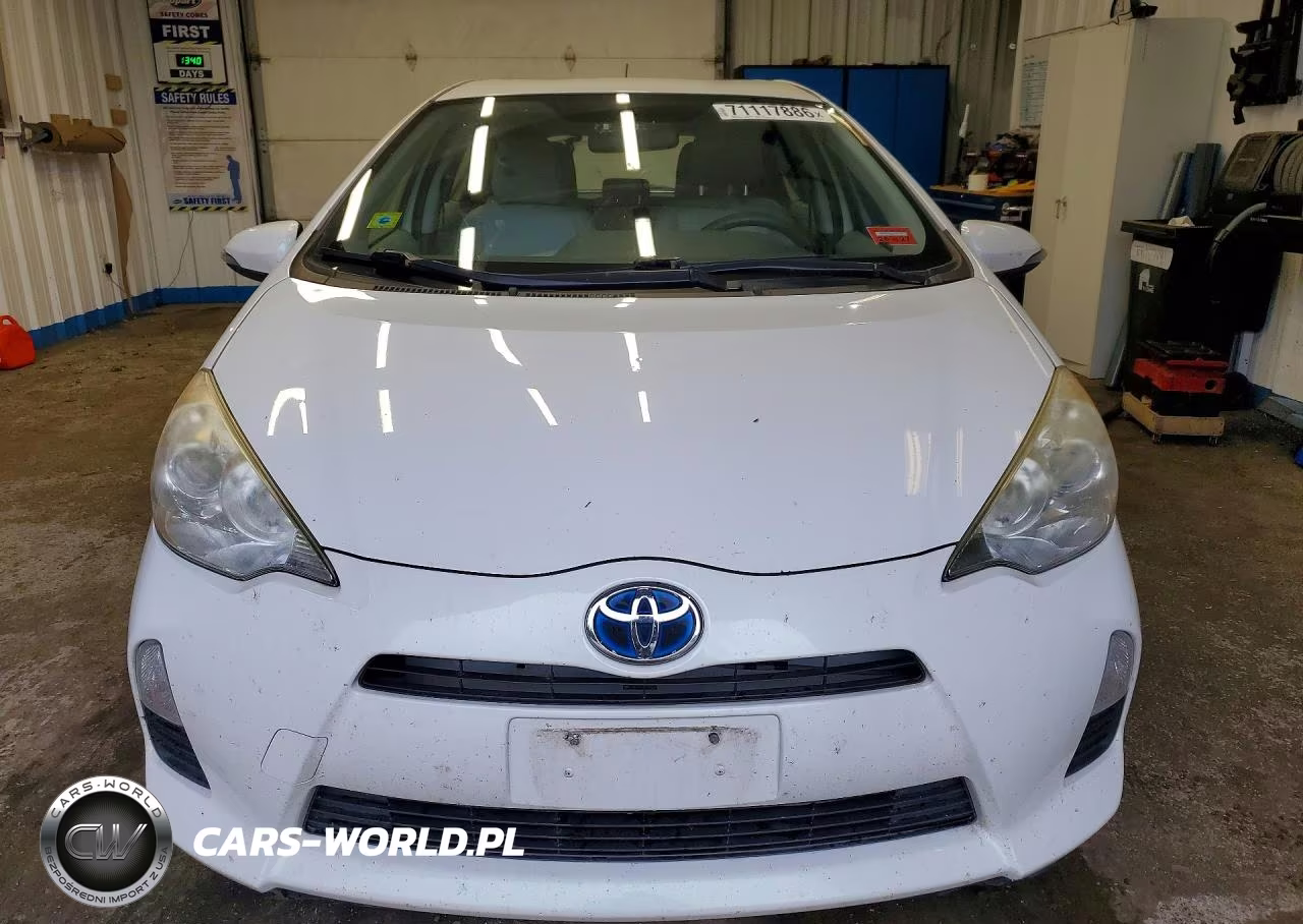 2012 Toyota Prius C Two VIN:JTDKDTB33C1502540 - 5