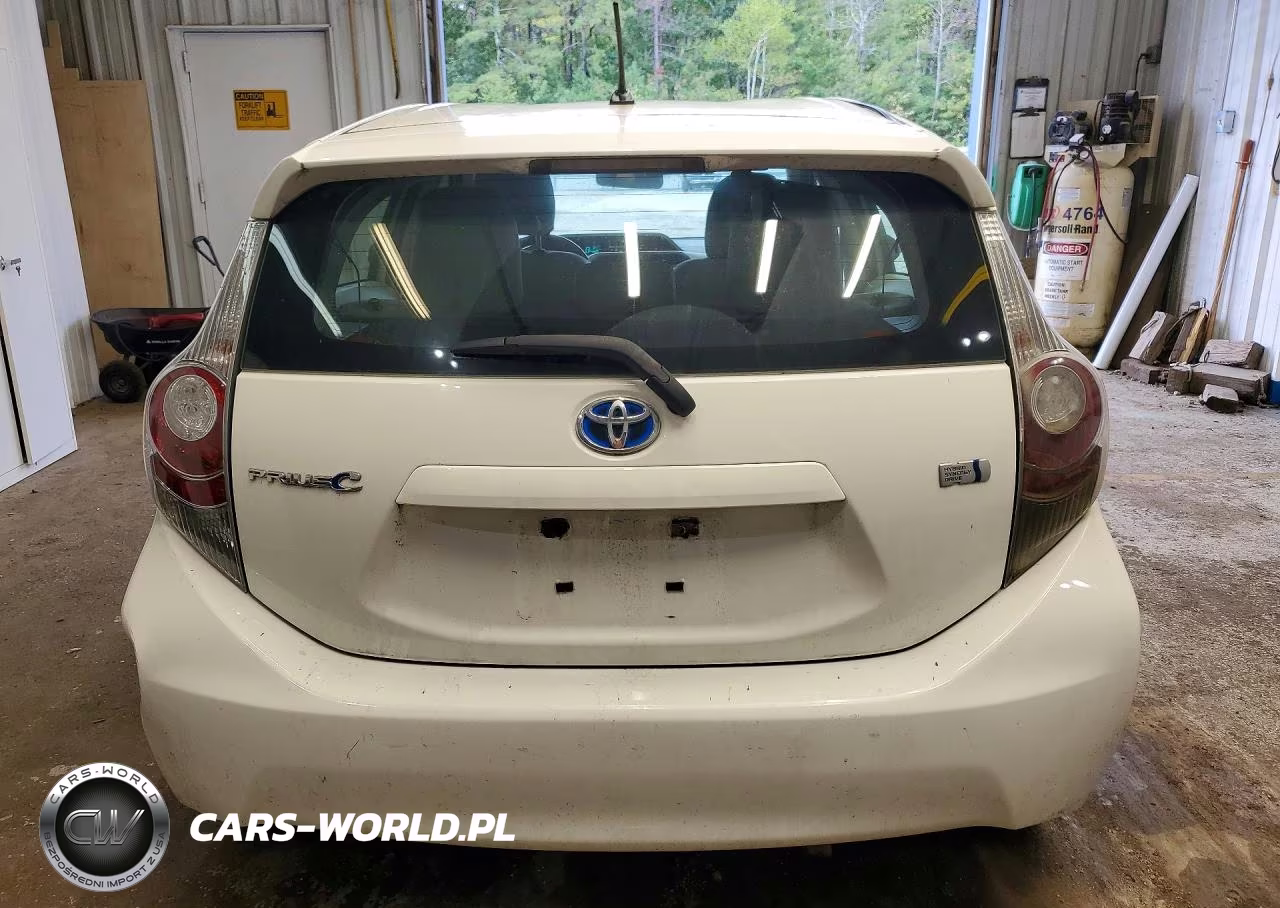 2012 Toyota Prius C Two VIN:JTDKDTB33C1502540 - 6