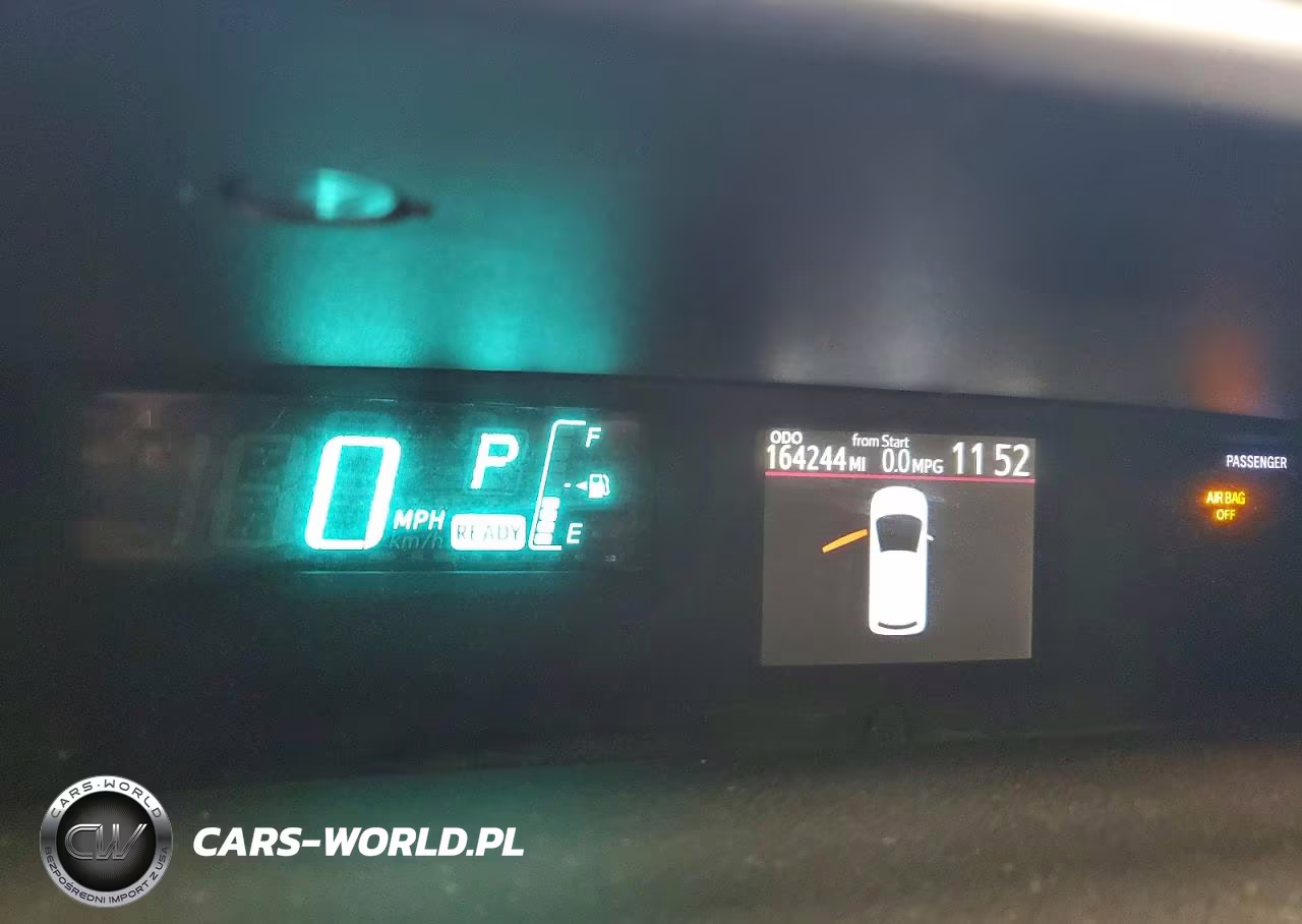 2012 Toyota Prius C Two VIN:JTDKDTB33C1502540 - 9