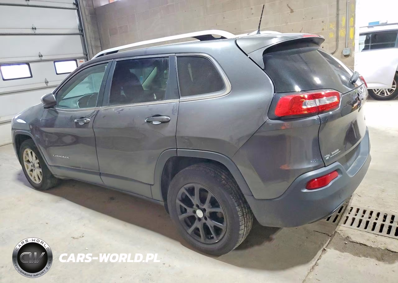2016 Jeep Cherokee Latitude VIN:1C4PJLCB0GW127476 - 2
