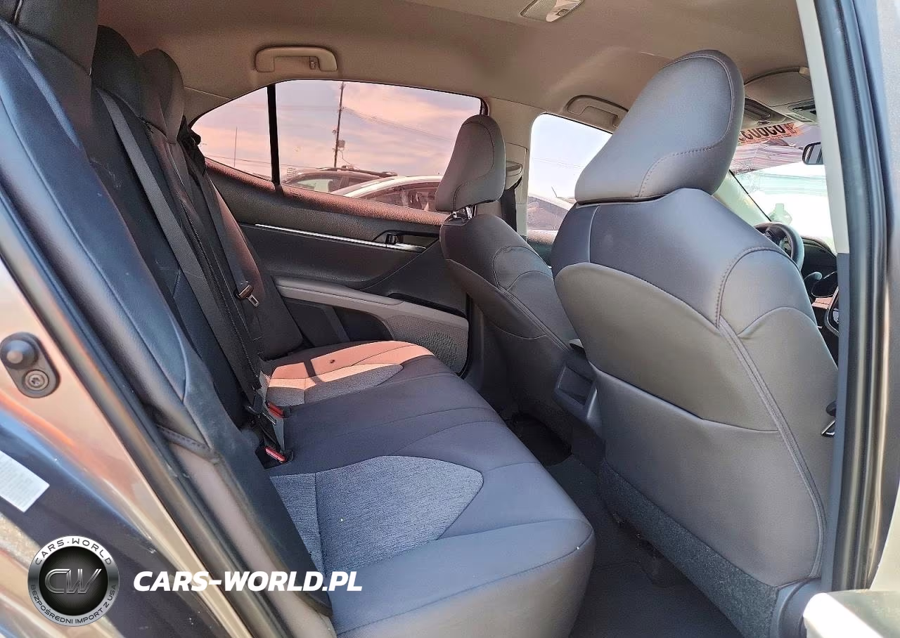 2019 Toyota Camry Le VIN:4T1B11HK3KU701110 - 10