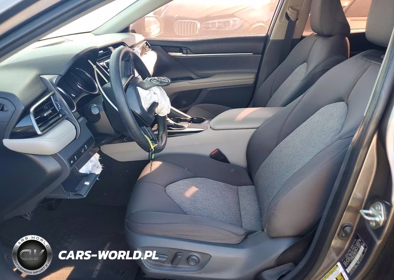 2019 Toyota Camry Le VIN:4T1B11HK3KU701110 - 7