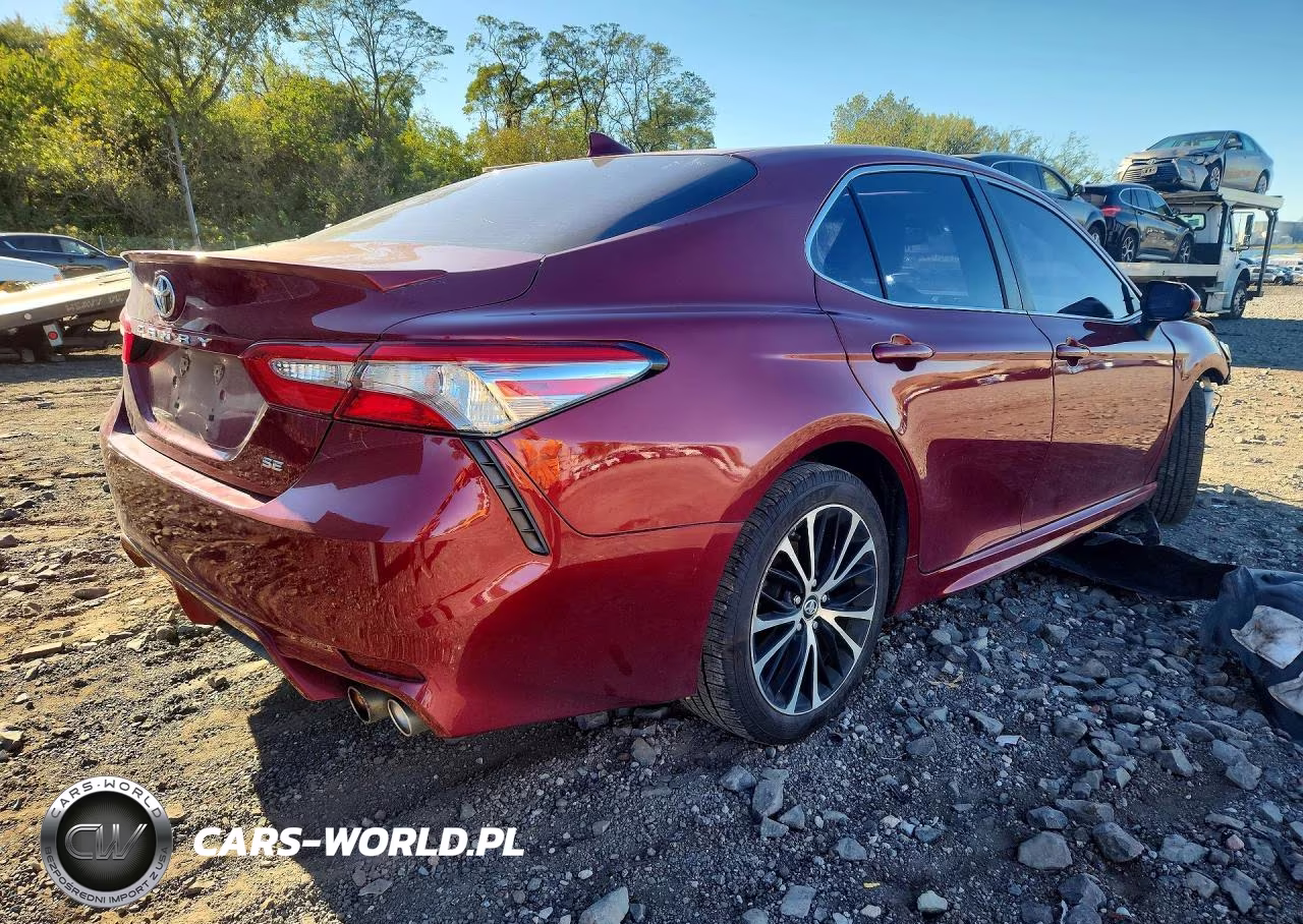 2018 Toyota Camry Se VIN:4T1B11HK9JU657550 - 3