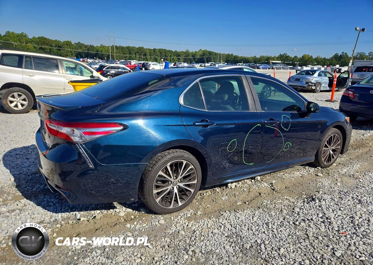 2018 Toyota Camry Se VIN:4T1B11HK4JU581834 - 3