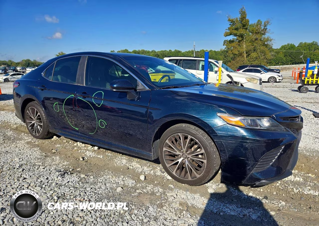 2018 Toyota Camry Se VIN:4T1B11HK4JU581834 - 4