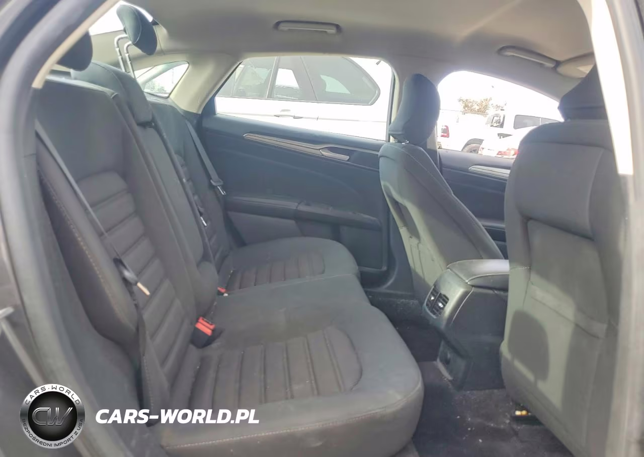 2019 Ford Fusion Se VIN:3FA6P0HD1KR135851 - 10