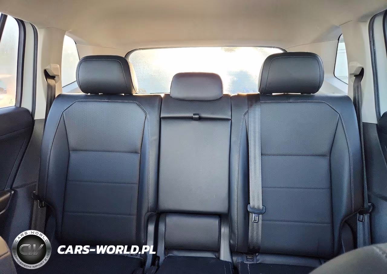 2018 Volkswagen Tiguan Se VIN:3VV2B7AX4JM036457 - 10