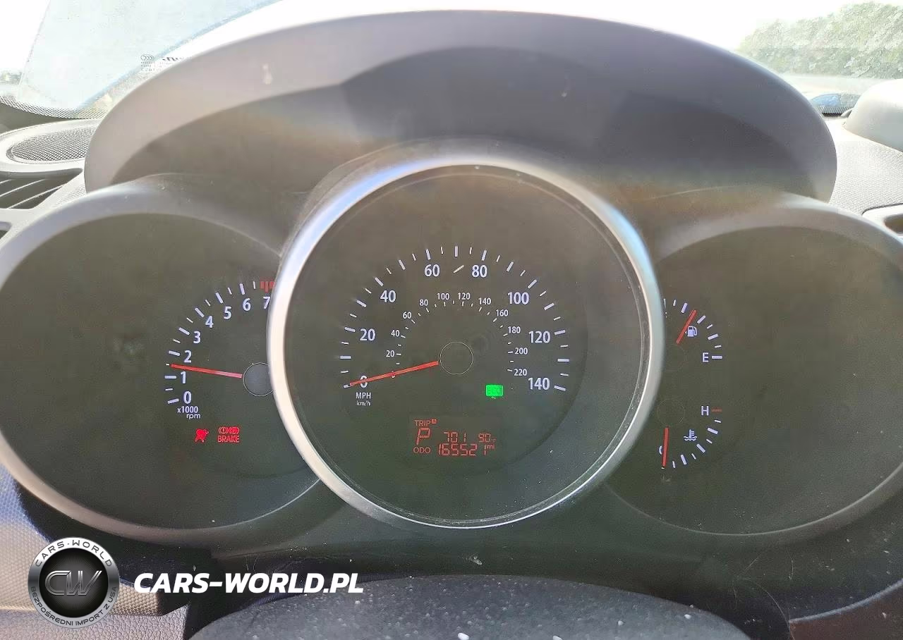 2012 Kia Soul + VIN:KNDJT2A61C7370346 - 9