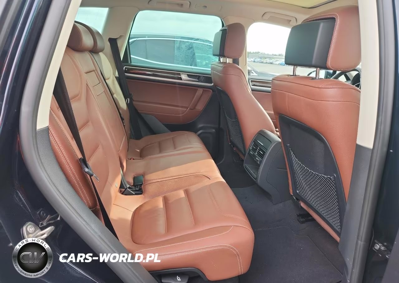 2015 Volkswagen Touareg V6 VIN:WVGEF9BP4FD007209 - 11
