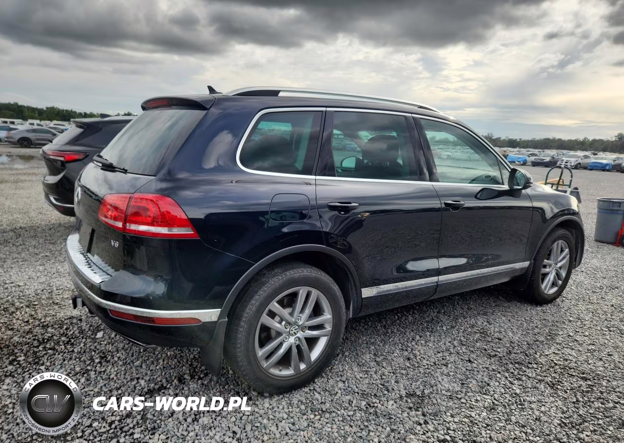 2015 Volkswagen Touareg V6 VIN:WVGEF9BP4FD007209 - 3