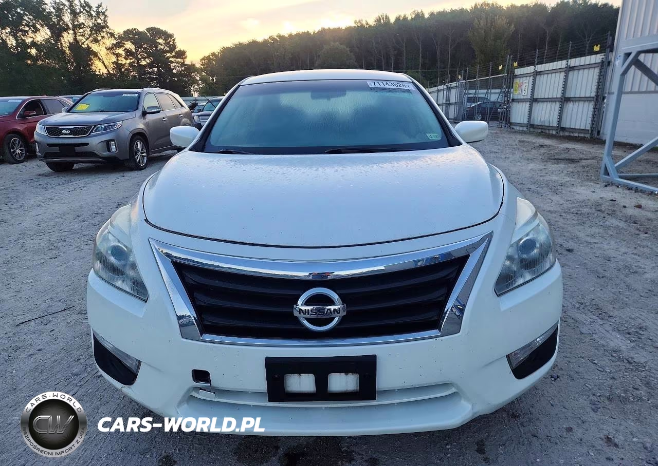 2015 Nissan Altima 2.5 S VIN:1N4AL3AP5FN867923 - 5