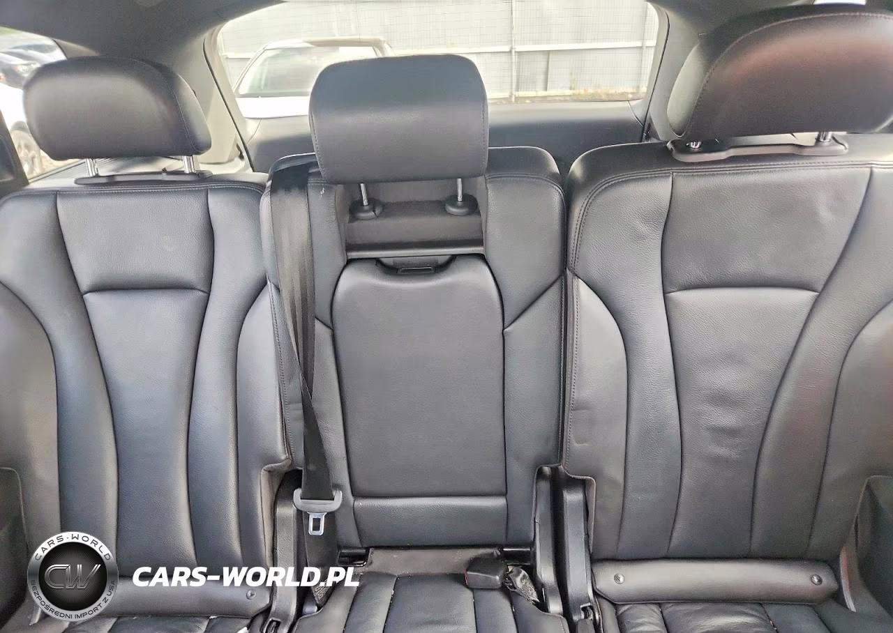 2018 Audi Q7 Premium Plus VIN:WA1LAAF73JD039397 - 10