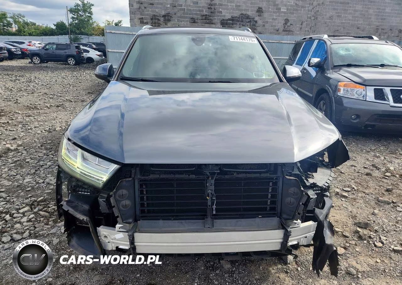 2018 Audi Q7 Premium Plus VIN:WA1LAAF73JD039397 - 5