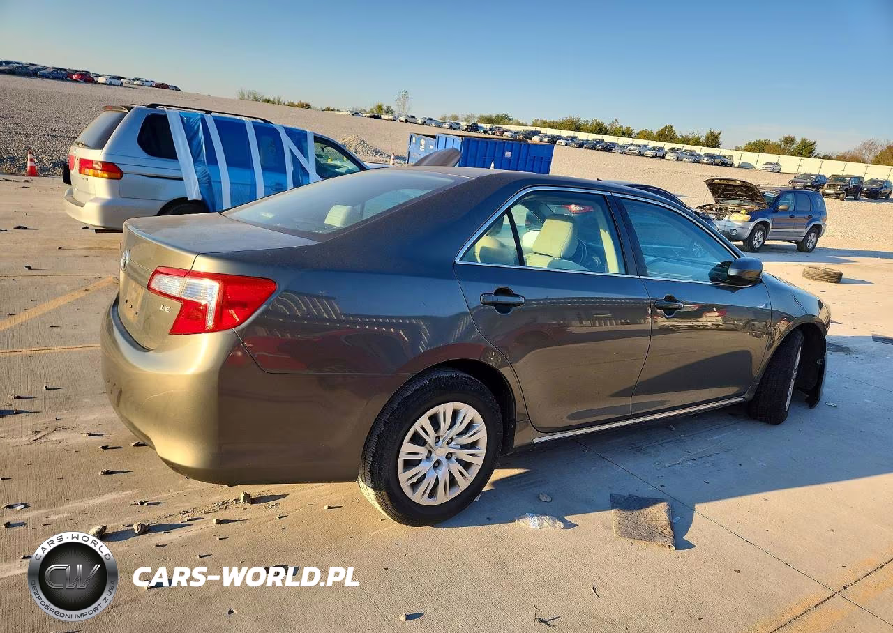 2014 Toyota Camry Le VIN:4T4BF1FK1ER391859 - 3