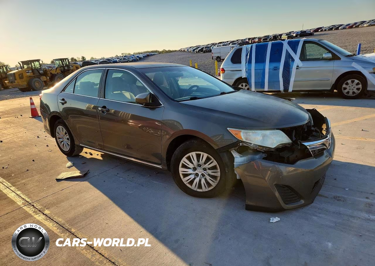 2014 Toyota Camry Le VIN:4T4BF1FK1ER391859 - 4
