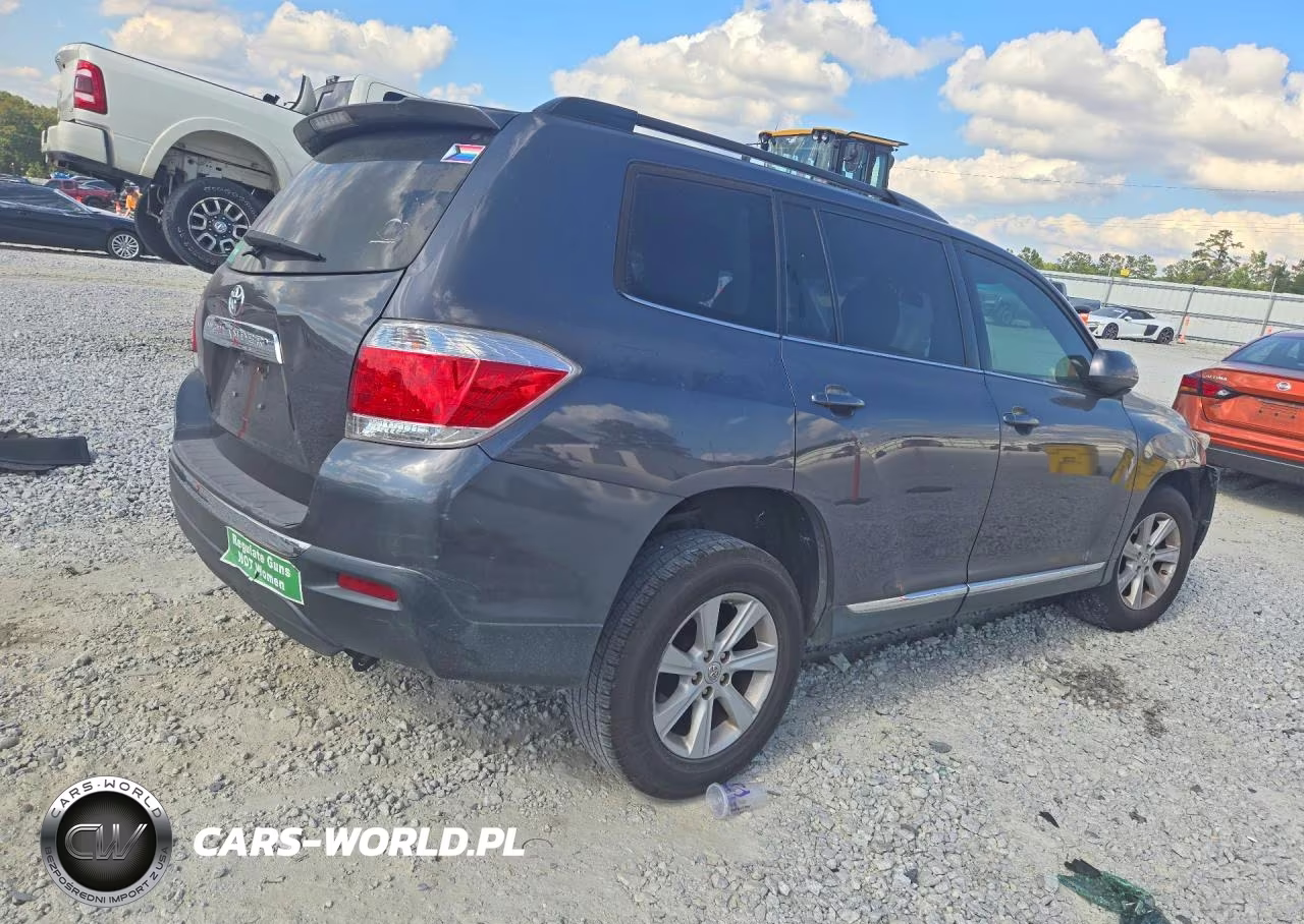 2013 Toyota Highlander Plus VIN:5TDZA3EHXDS037290 - 3