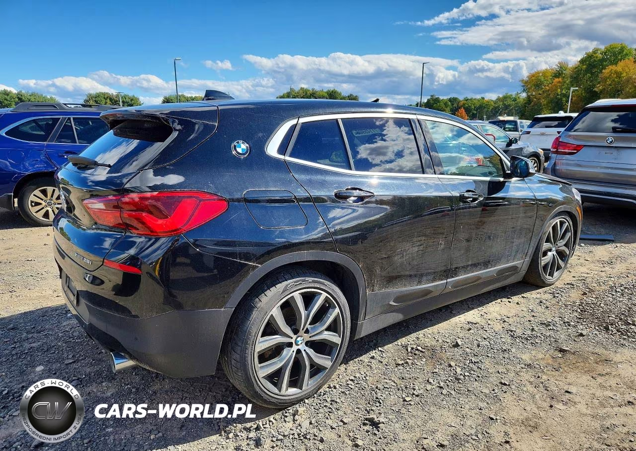 2018 BMW X2 xDrive28I VIN:WBXYJ5C37JEF70137 - 3