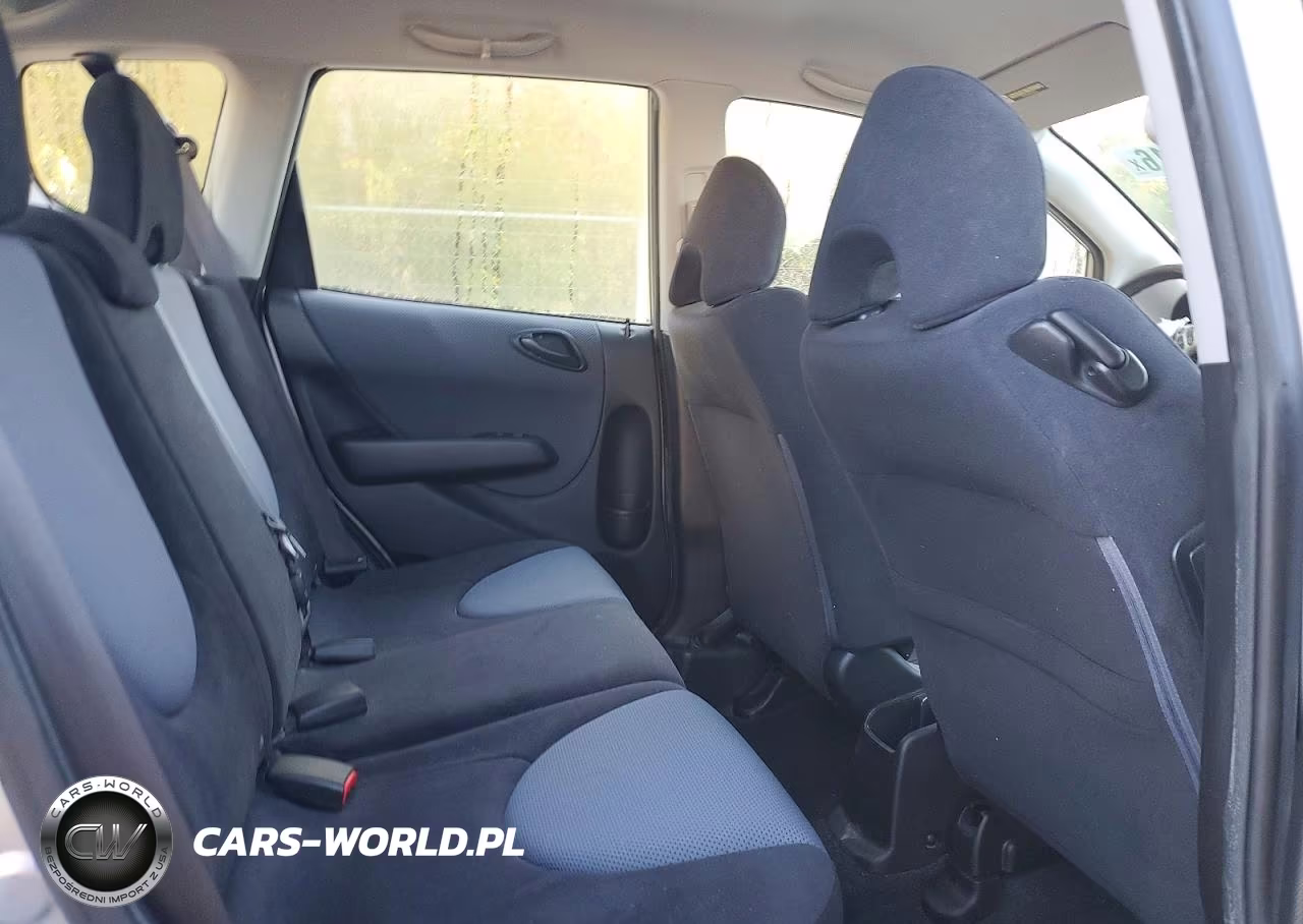 2007 Honda Fit S VIN:JHMGD38697S067500 - 10