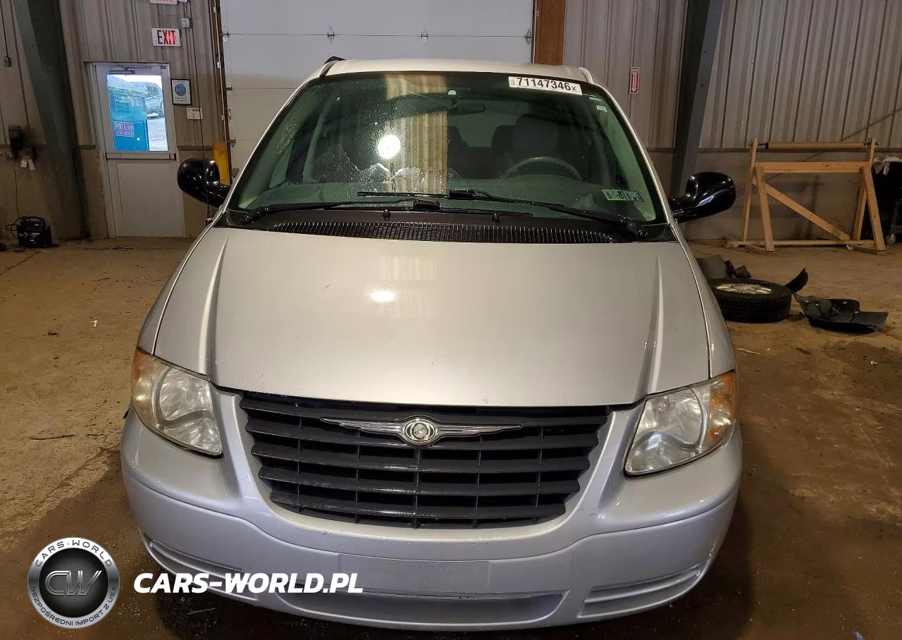 2006 Chrysler Town & Country VIN:1A4GP45R66B660057 - 5