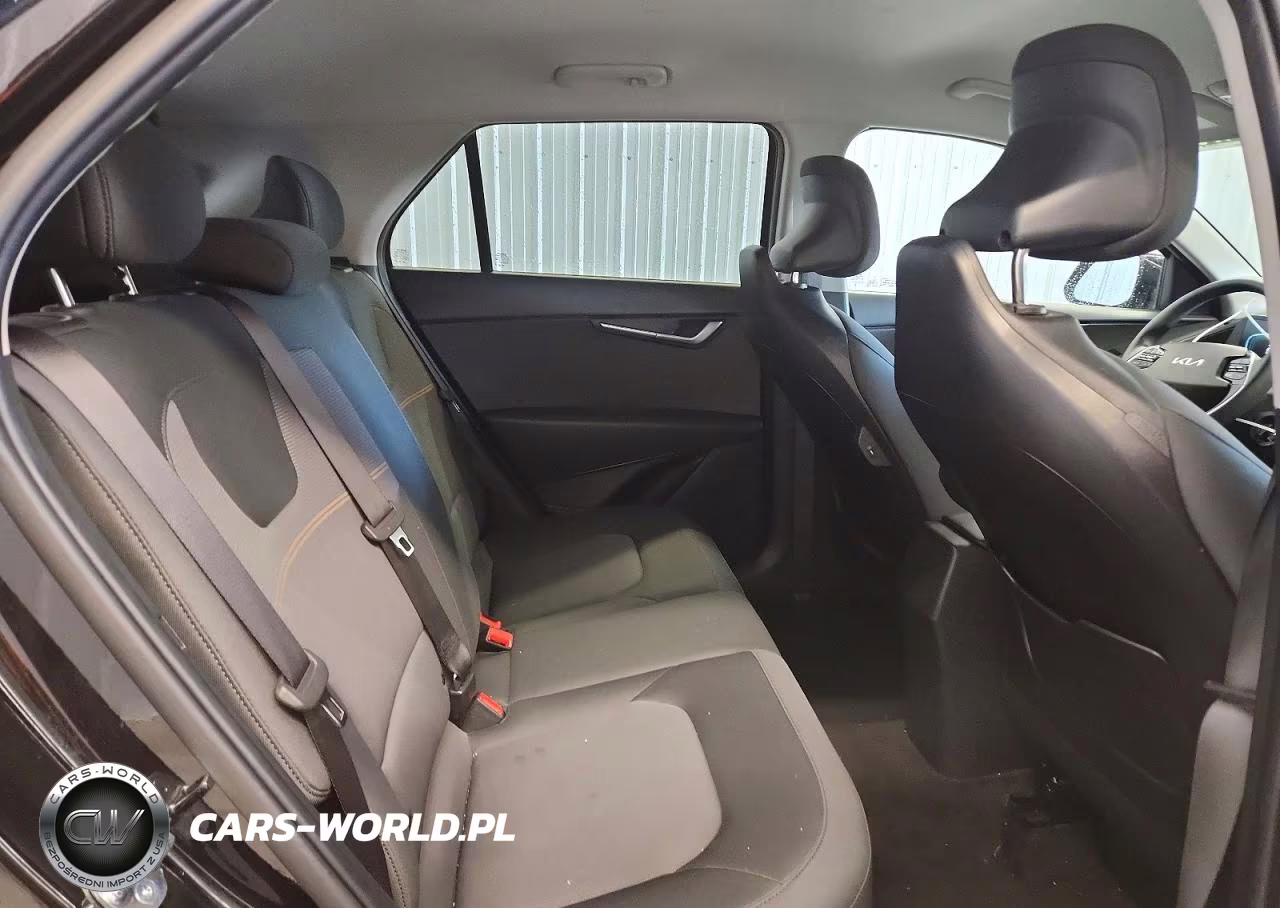 2026 Kia Niro Lx VIN:KNDCP3LE5T5335327 - 11