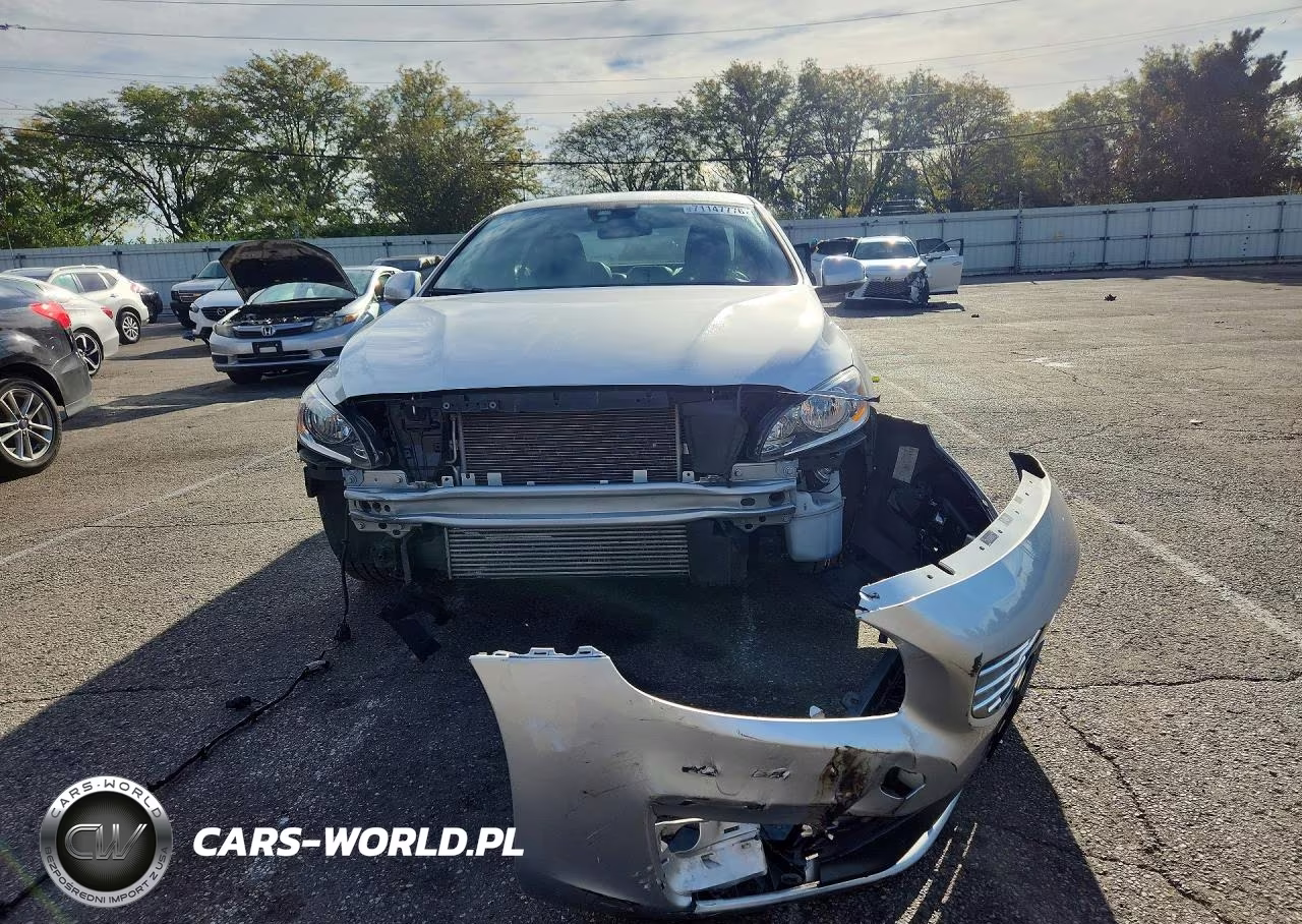 2015 Volvo S60 Premier VIN:YV140MFB8F1314834 - 5