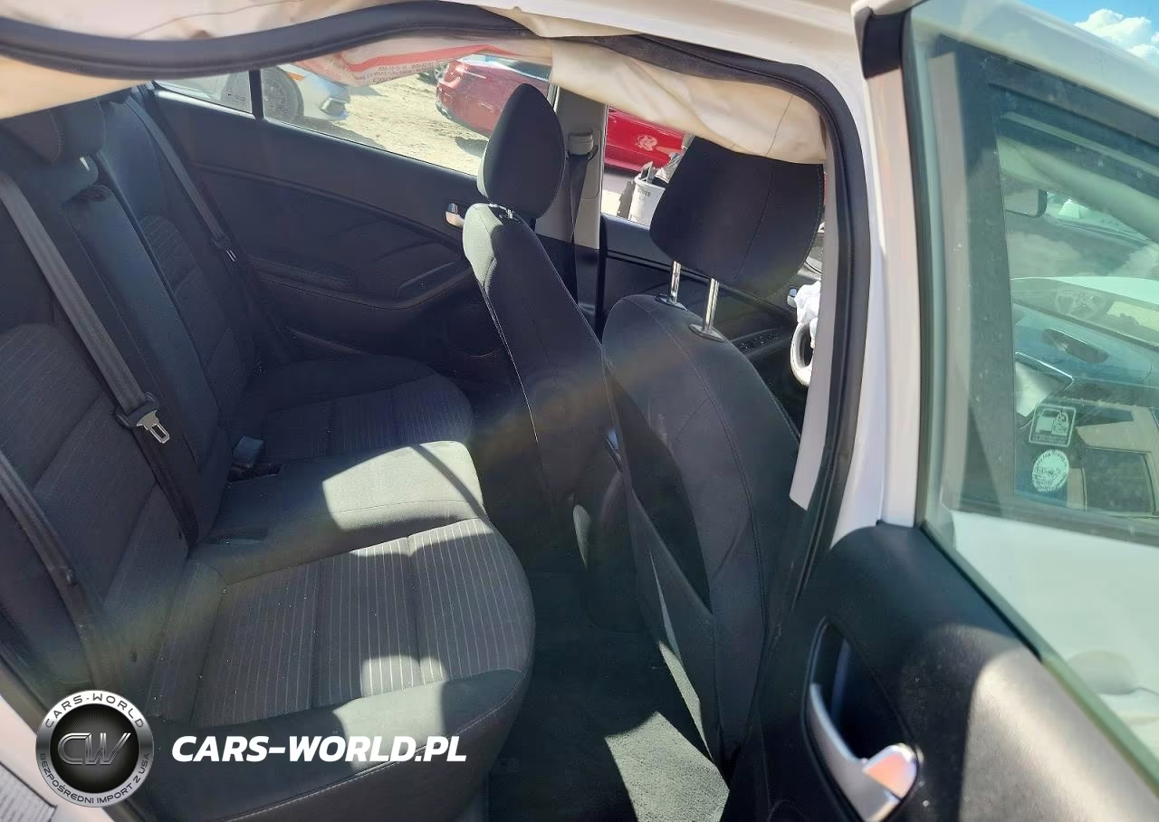 2018 Kia Forte Lx VIN:3KPFL4A73JE235540 - 10