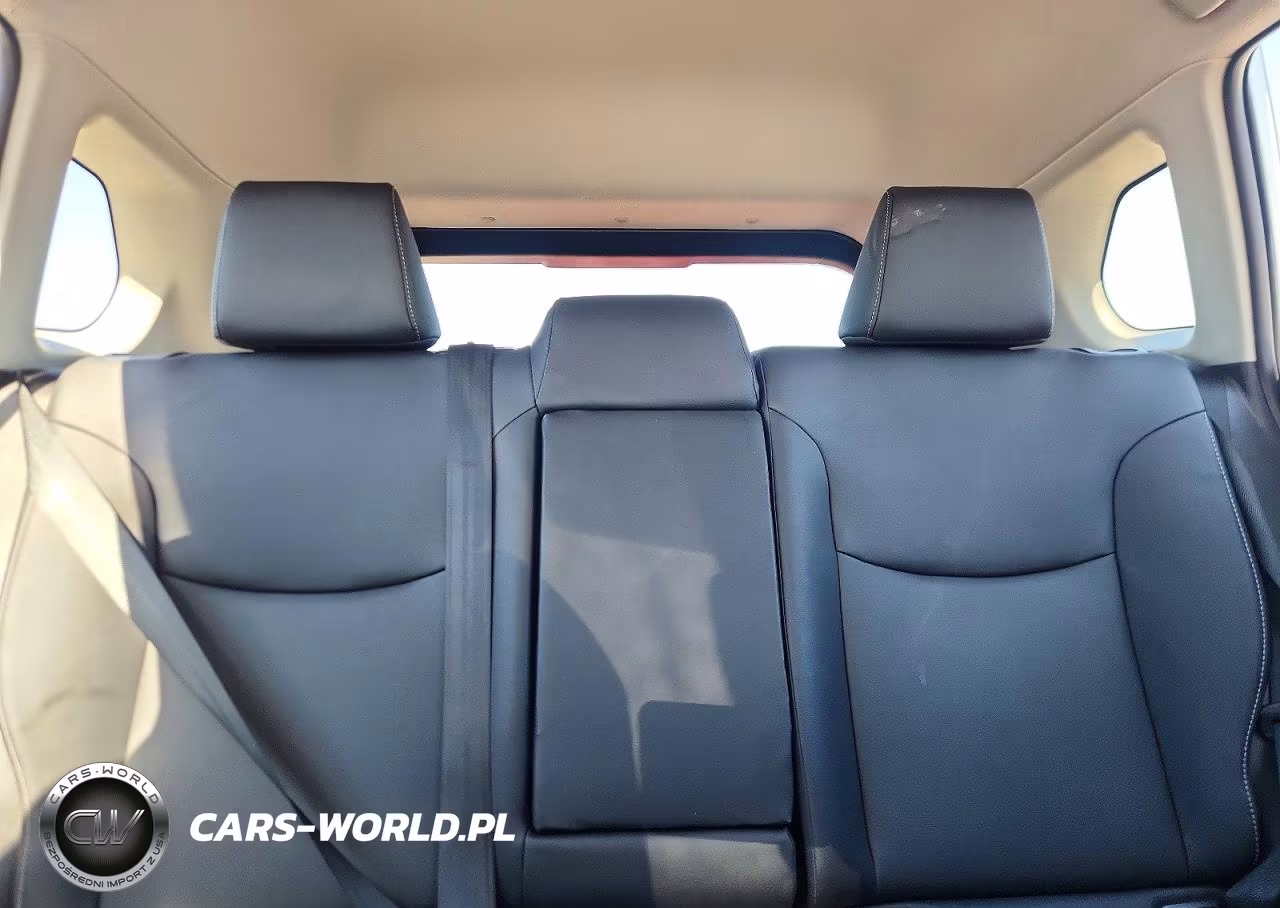 2025 Toyota Corolla Cross Xle VIN:7MUDAABG9SV143176 - 10